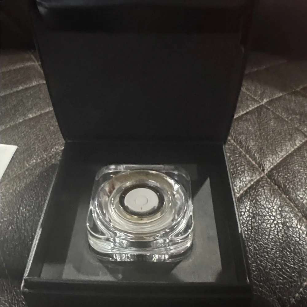 Samsung Gold Smart Ring New open box and the box Alittle damage